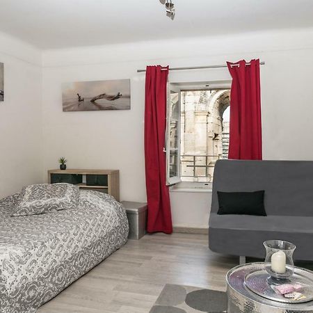 Studio Avec Vue Sur Les Arenes Arles Exterior foto