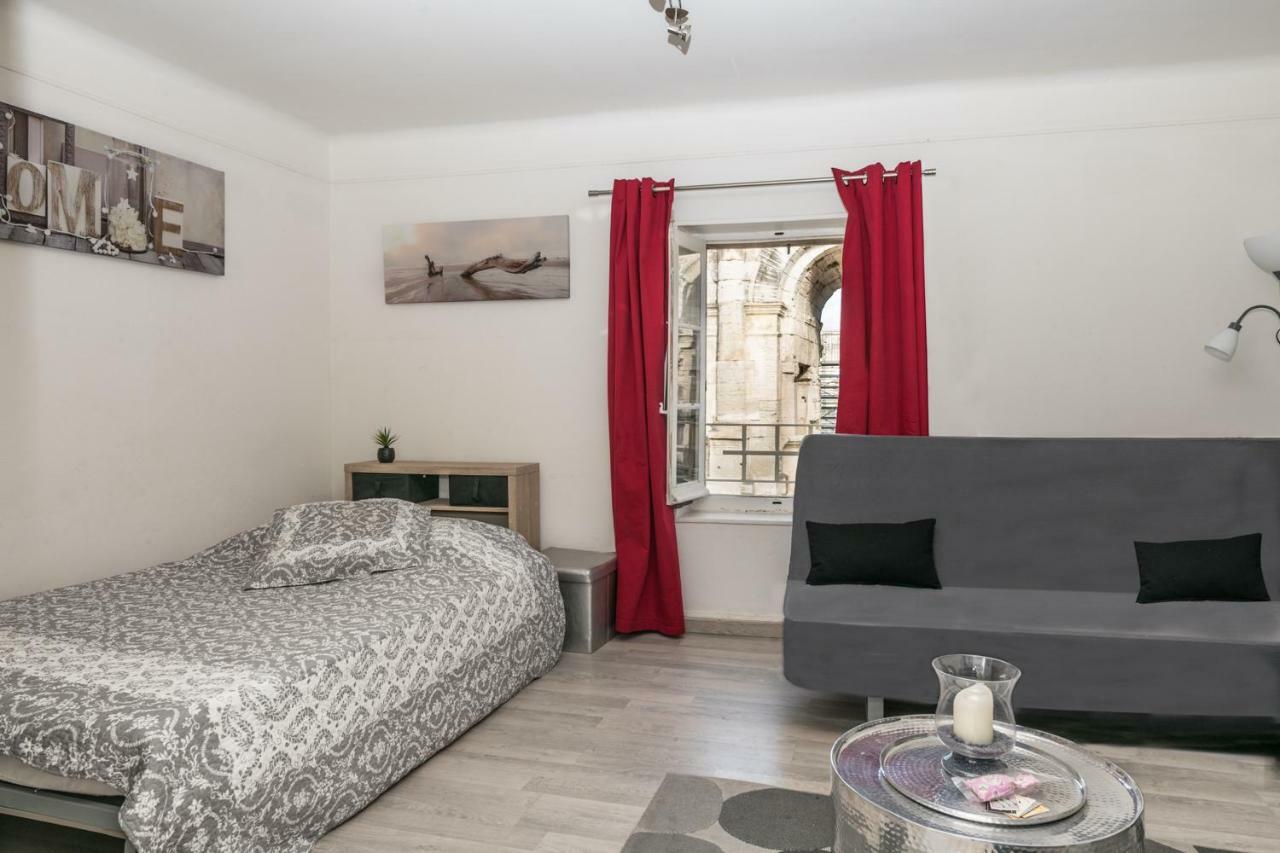 Studio Avec Vue Sur Les Arenes Arles Exterior foto